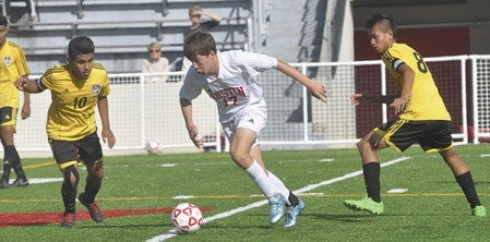 Austin's Matias Parada controls the ball against Como Park in Art Hass Stadium Saturday. Rocky Hulne/sports@austindailyherald.com