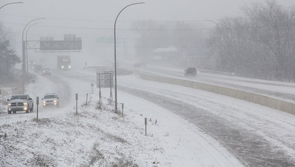 Snow hits; Sheriff, NWS warn against travel tonight - Austin Daily ...