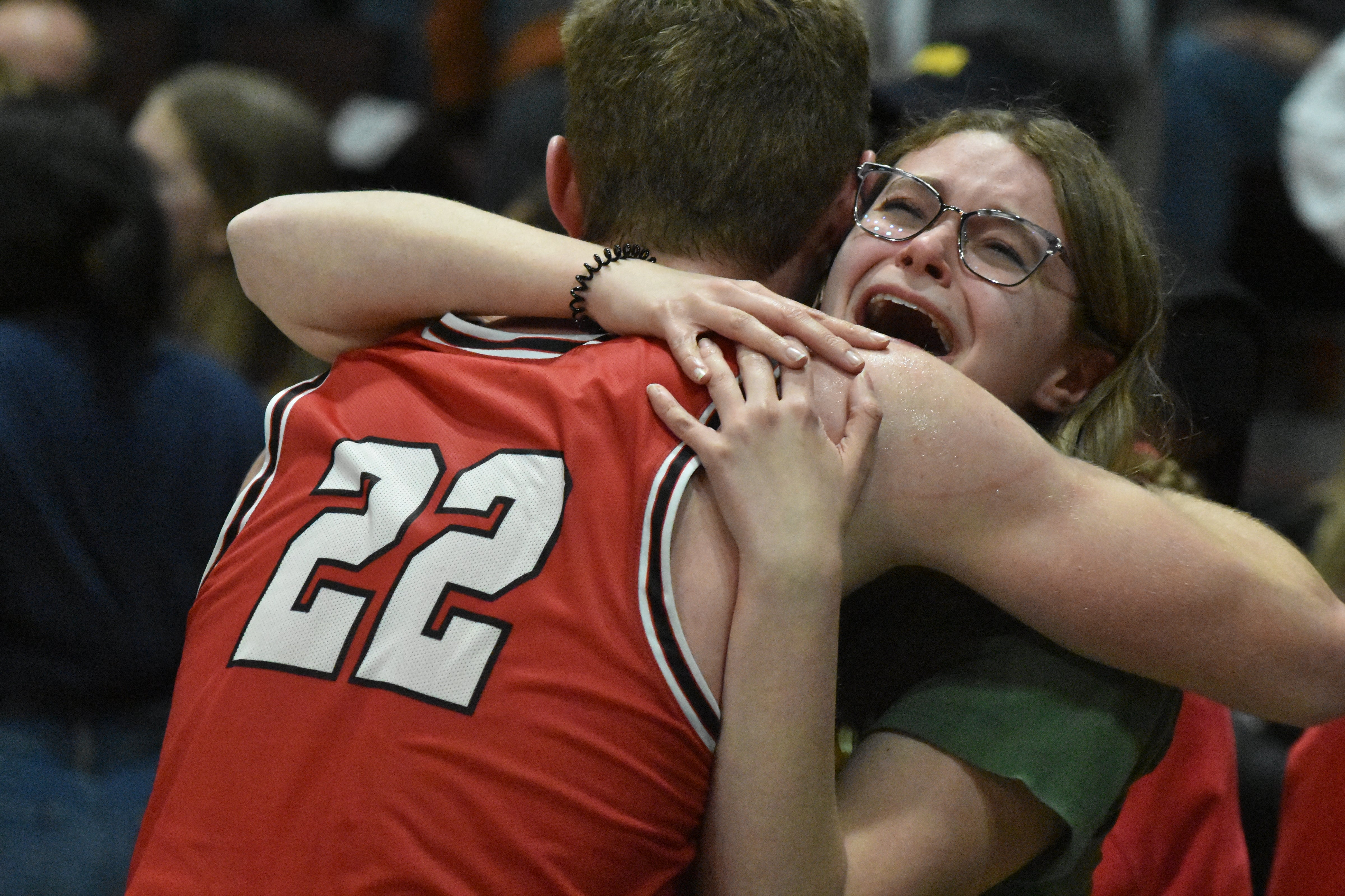 Packers ground Winhawks to earn a state berth - Austin Daily