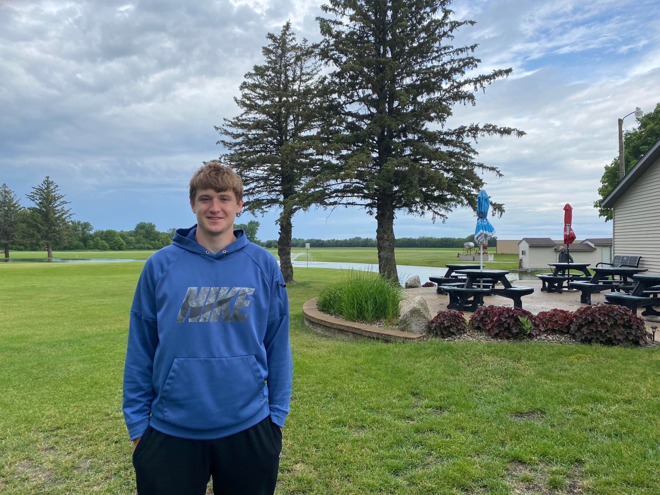 Focused on fun: Basketball is the primary passion for Southland’s Edland, but he’s about to play in his third state golf meet – Austin Daily Herald