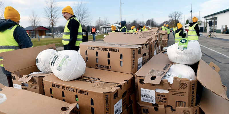 Turkey giveaway fills the need and spirit of the holidays – Austin Daily Herald