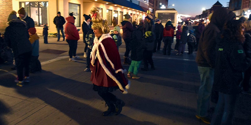 Photos: Holiday revelers face the cold for Hometown Christmas – Austin Daily Herald