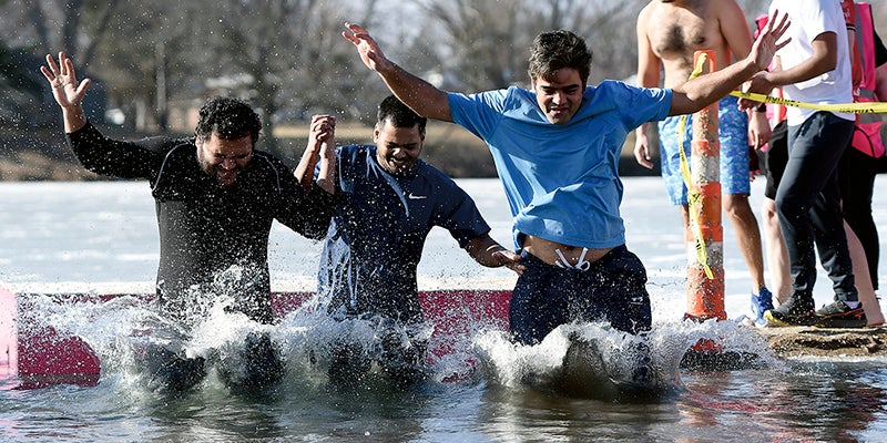 PHOTOS: East Side Lake welcomes frozen plungers – Austin Daily Herald